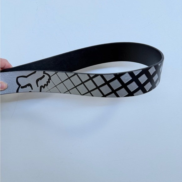 Fox Racing Black Belt with Distressed Silver Buckle 35 - 41 waist - Picture 9 of 11